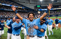 Junior Caminero debuta en la postemporada de la MLB con Tampa Bay Rays a los 21 años