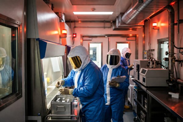 Alerta sanitaria global: Sospechan brote de peste neumónica en laboratorio ruso