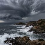 Cataluña pide parar toda actividad en 20 comarcas por lluvias torrenciales Alerta roja en Cataluña por "mini-huracán": suspenden movilidad en 20 comarcas