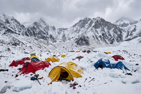 avalancha nepal muertes trabajadores 2026