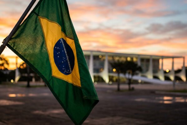 Brasil definirá su futuro en segunda vuelta entre Lula da Silva y Flávio Bolsonaro