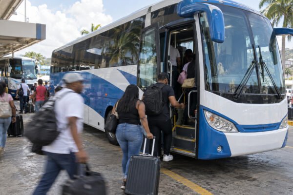 Choferes piden alerta ante migración
