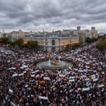 Masivas protestas en España por crisis de vivienda tras fracaso de ley de alquileres