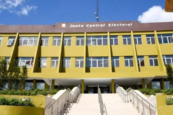 Fachada de la sede principal de la Junta Central Electoral