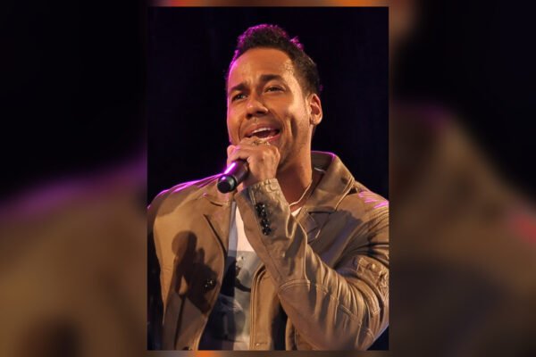 Romeo Santos durante una presentación en vivo