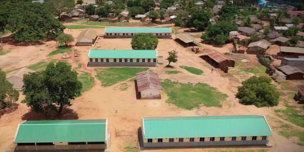 padre-apresado-arma-escuela