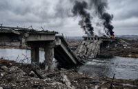 Ataque ruso daña el puente Norte de Kiev y deja dos heridos