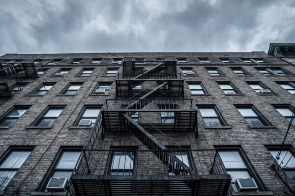 Tragedia en El Bronx: Dominicana y su bebé mueren tras ser lanzados desde un piso 15